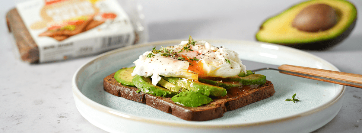 Avocadosandwich mit pochiertem Ei