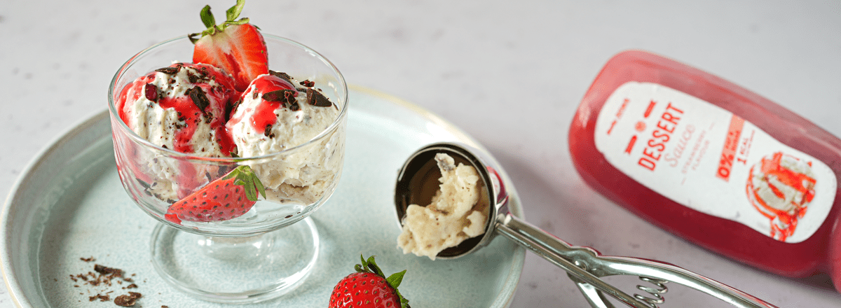 Stracciatella-Erdbeer Eis