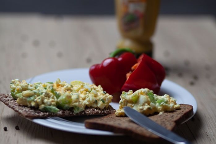 Protein Bio Knäckebrot mit Eieraufstrich